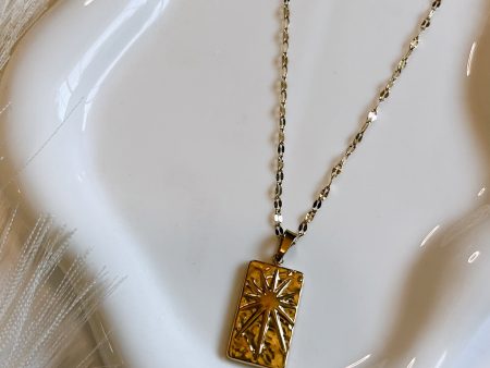 Sunburst gold necklace pendant Fashion