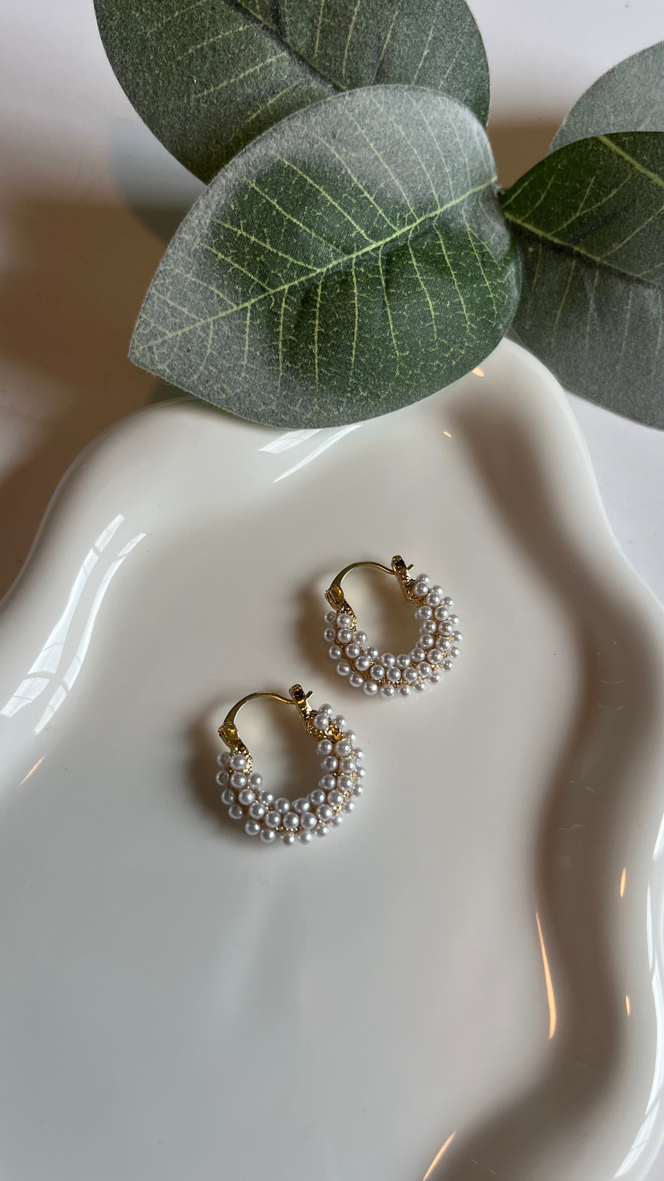 Elegant pearl drops Hot on Sale