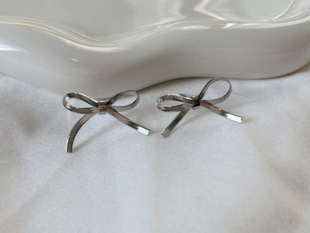 Silver ribbon bow studs Sale