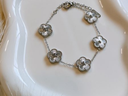 Flower lover bracelet gold and silver Fashion